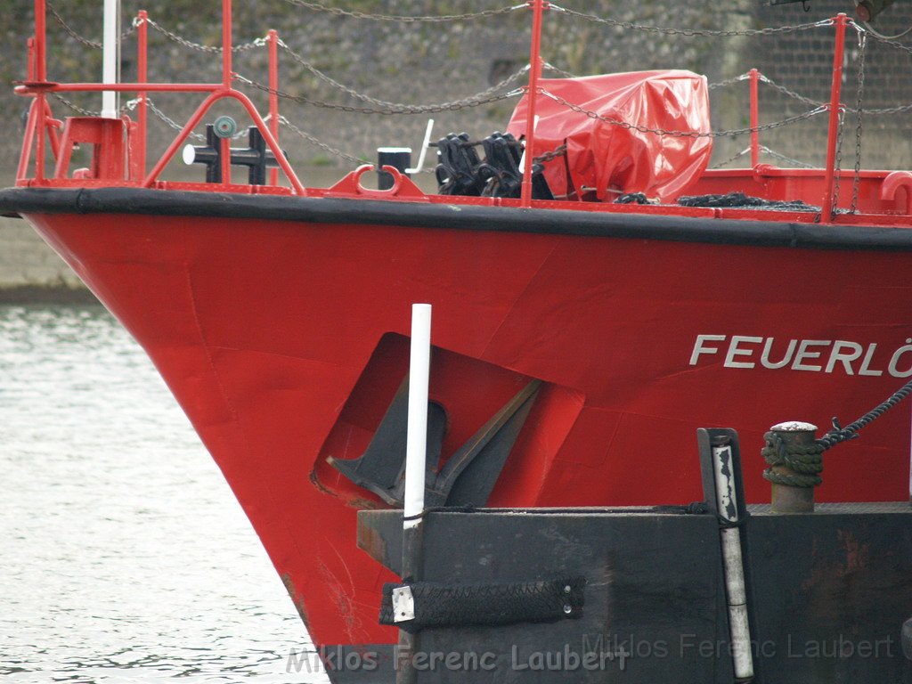 Feuerloeschboot 10-2      P095.JPG